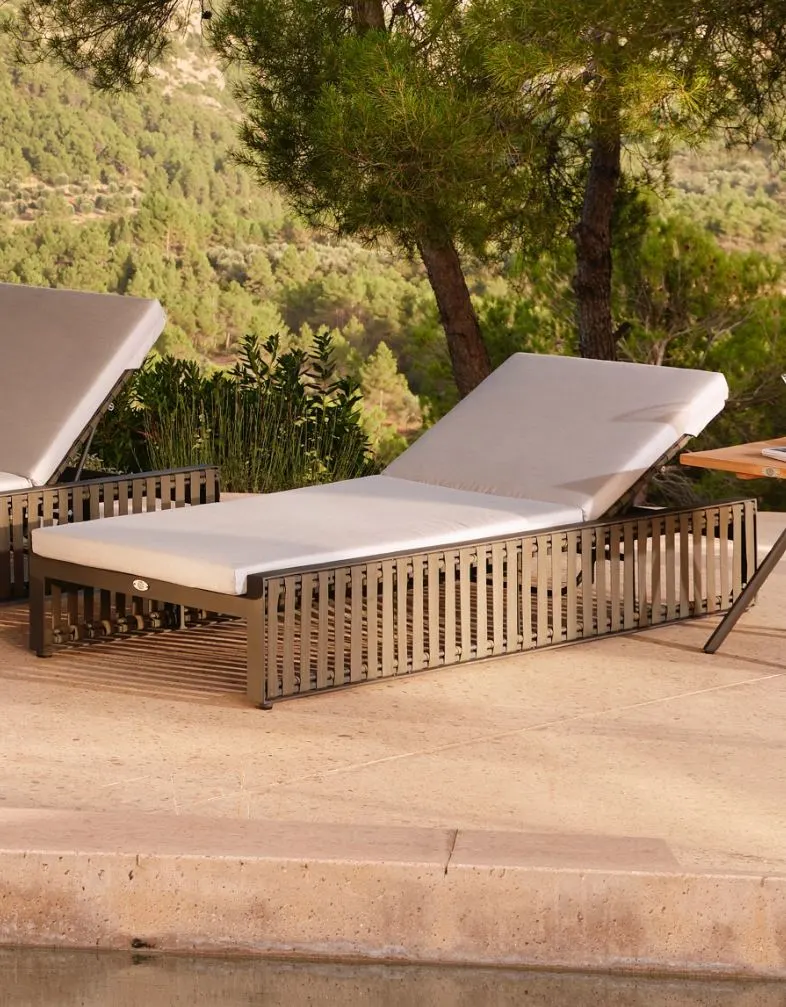 Horizon Chaise Lounger with Sunbrella Cushion —