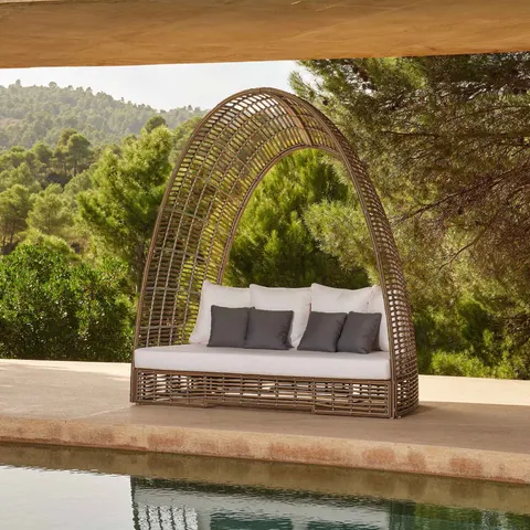 Ruby Daybed with Sunbrella Cushion